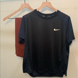 Women’s Nike Running Black Short Sleeve w/Mesh